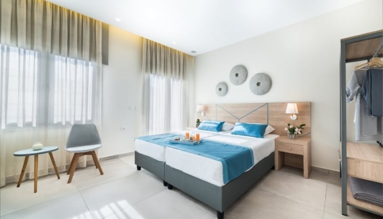 4* Santorini Main Square