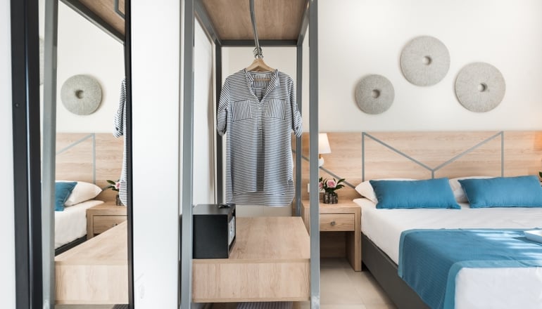 4* Santorini Main Square