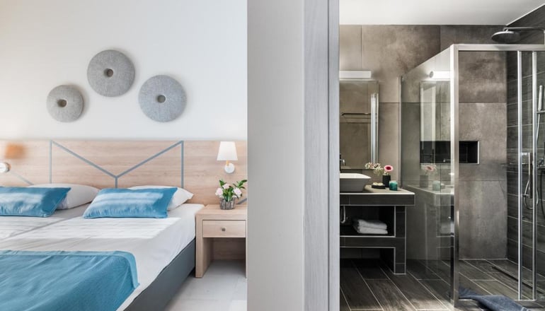 4* Santorini Main Square