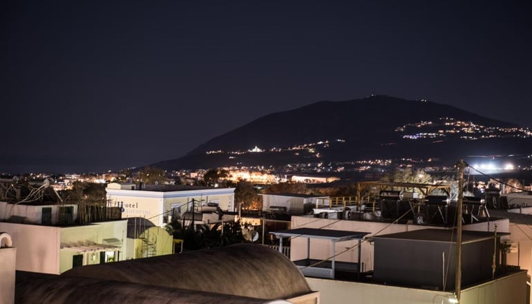 4* Santorini Main Square