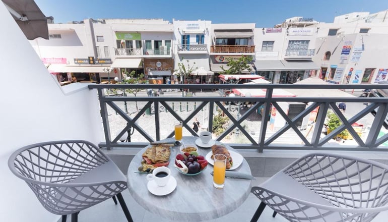 4* Santorini Main Square