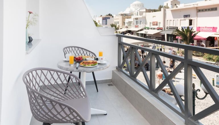 4* Santorini Main Square