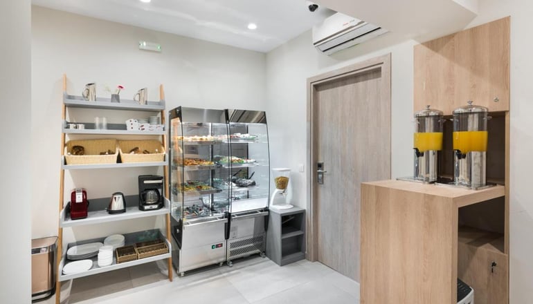 4* Santorini Main Square