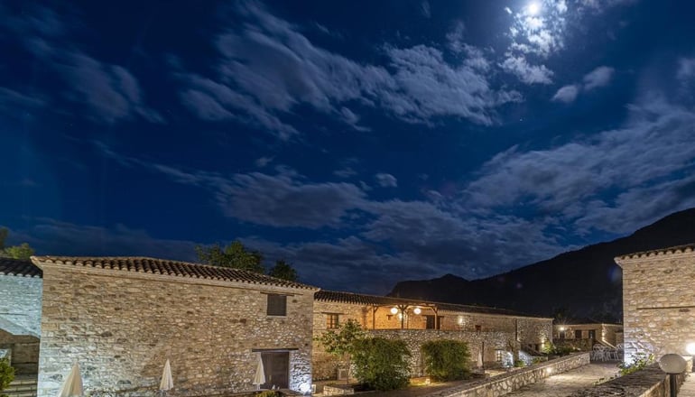 4* Semantron Traditional Village - Ελαιώνας Διακοπτού