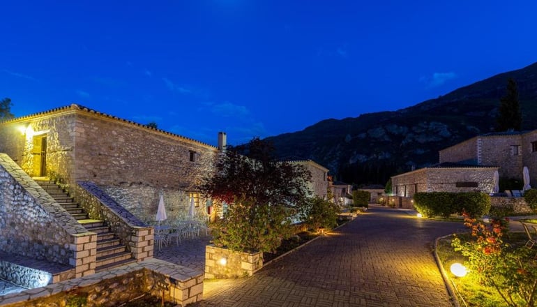 4* Semantron Traditional Village - Ελαιώνας Διακοπτού