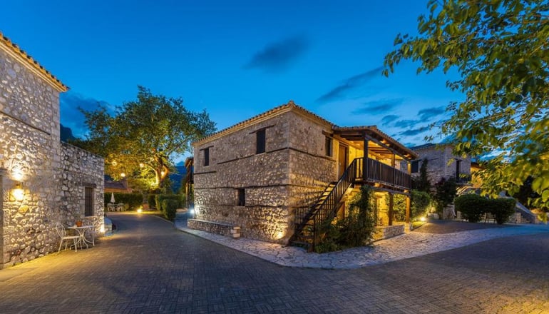 4* Semantron Traditional Village - Ελαιώνας Διακοπτού