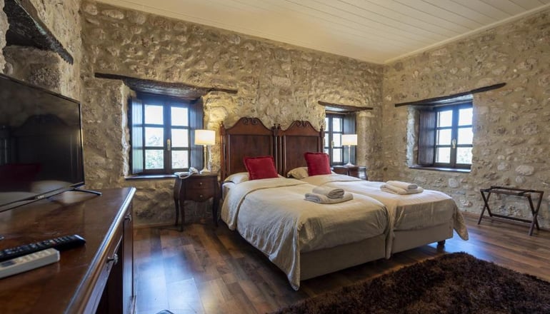 4* Semantron Traditional Village - Ελαιώνας Διακοπτού