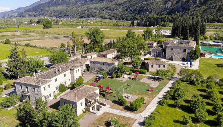 4* Semantron Traditional Village - Ελαιώνας Διακοπτού