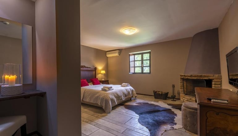 4* Semantron Traditional Village - Ελαιώνας Διακοπτού