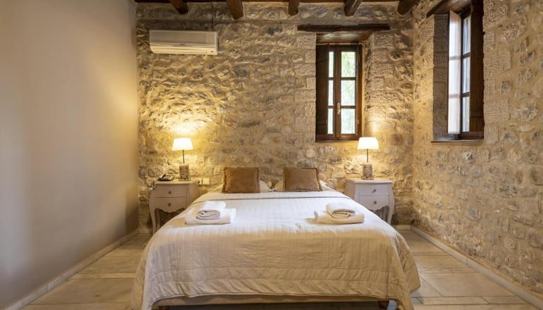 4* Semantron Traditional Village - Ελαιώνας Διακοπτού