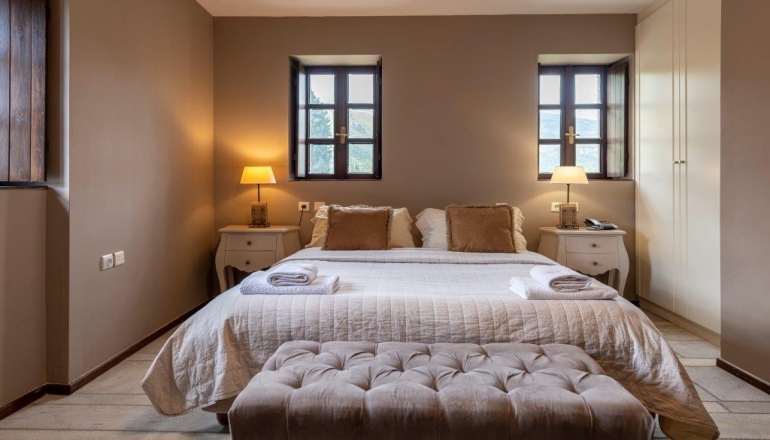 4* Semantron Traditional Village