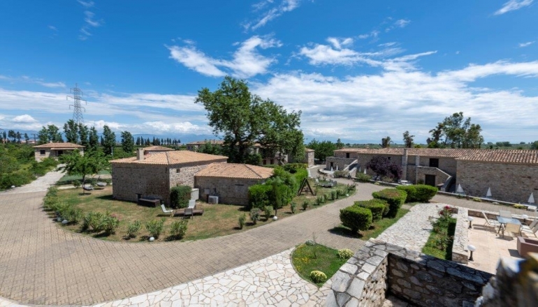 4* Semantron Traditional Village