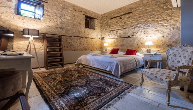 4* Semantron Traditional Village