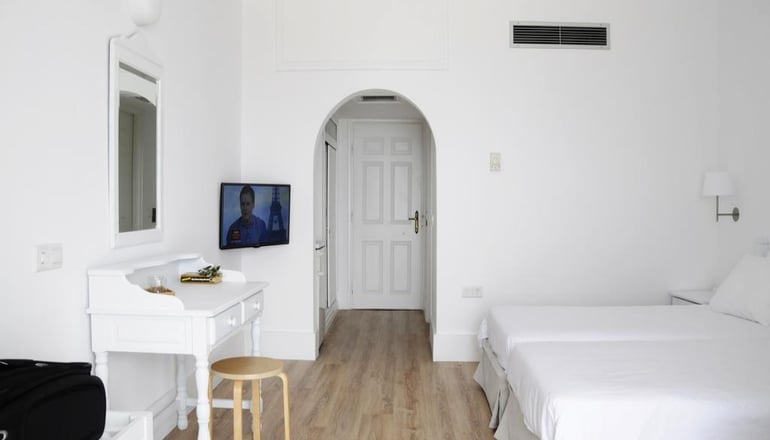 4* Sunrise Village Beach Hotel