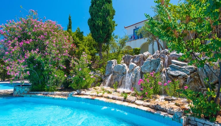 4* Sunrise Village Beach Hotel