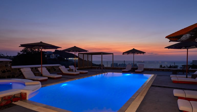 4* Symmetry Suites - Ακρωτήρι, Σαντορίνη