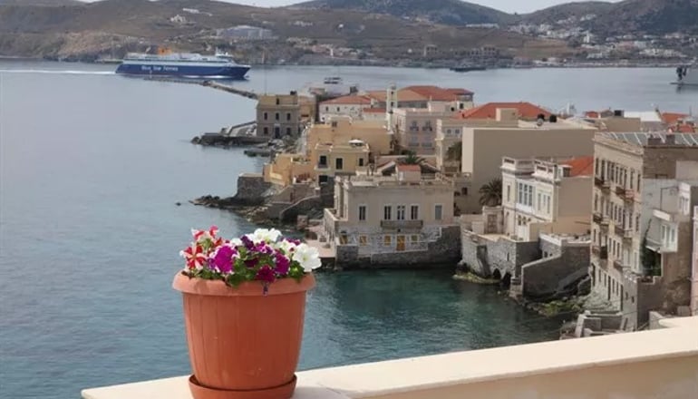 4* Syrou Melathron - Ερμούπολη, Σύρος