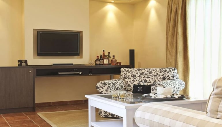 4* The Village Water Park Smartline