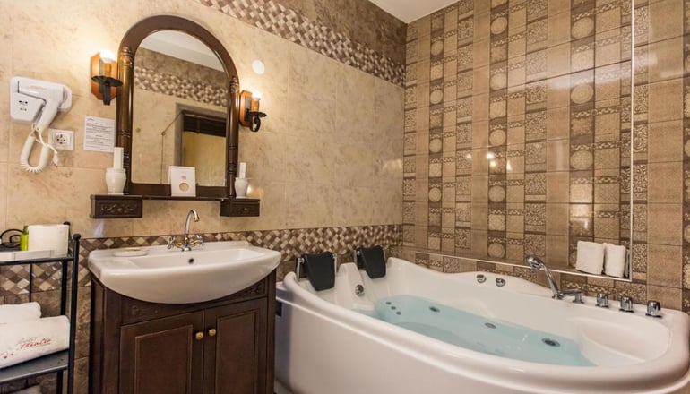 4* Theatro Hotel Odysseon - Καλαμπάκα