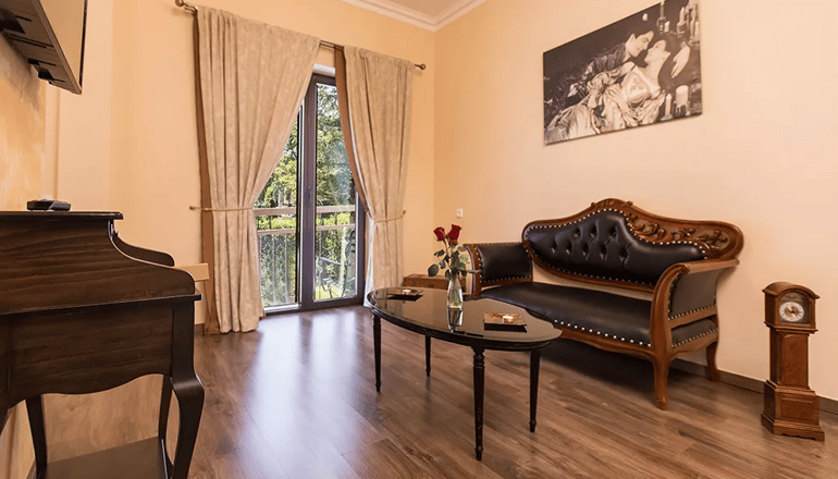 4* Theatro Hotel Odysseon - Καλαμπάκα