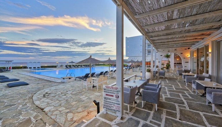 4* Tinos Beach Hotel