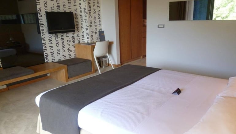 5* 1000 Colors Hotel