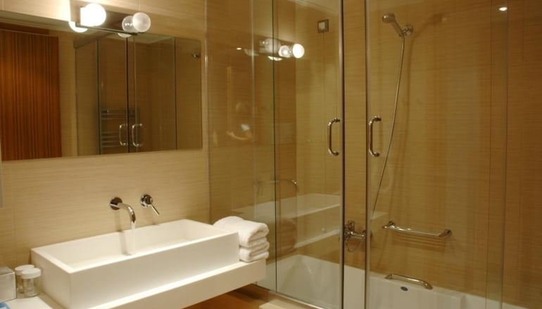 5* 1000 Colors Hotel