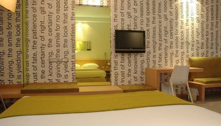 5* 1000 Colors Hotel