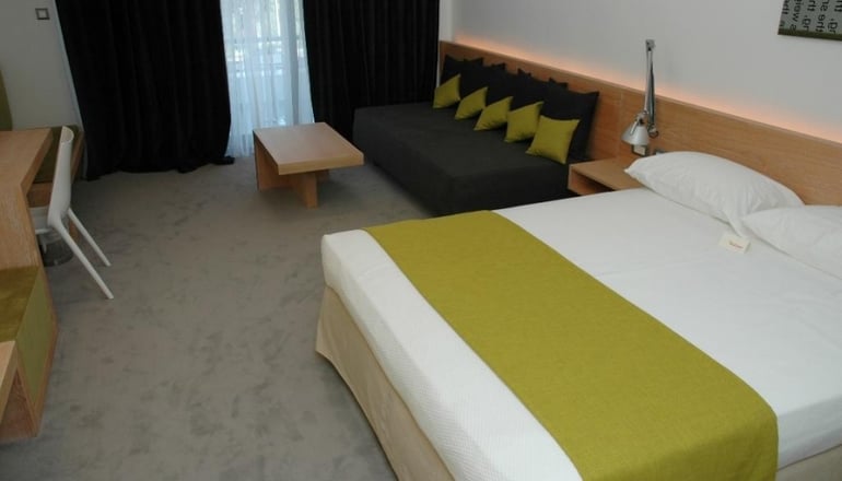 5* 1000 Colors Hotel