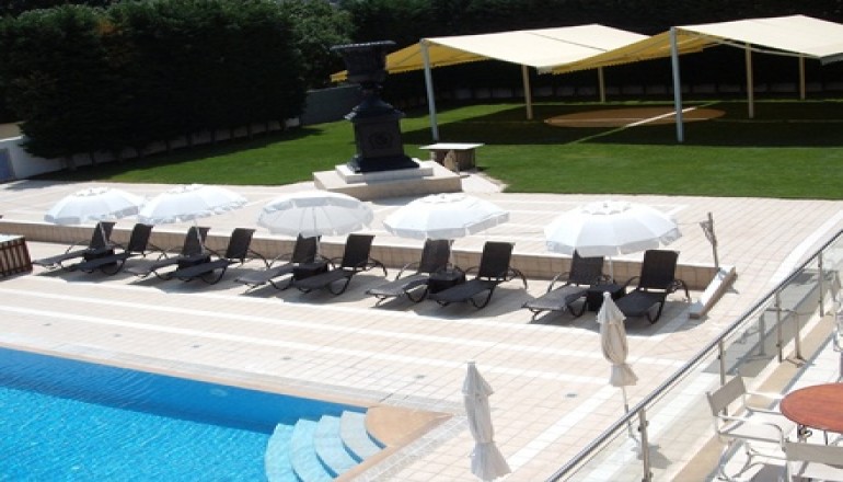 Dolphin Resort Hotel