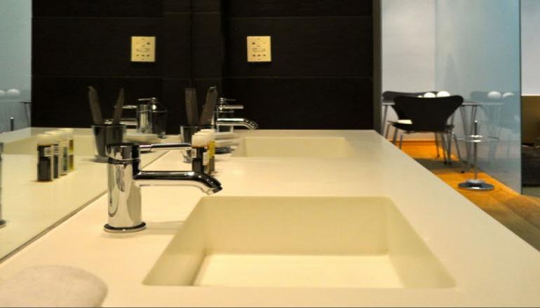 Elafivolia Arahova Suites