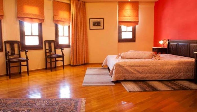 Κύναιθα Hotel