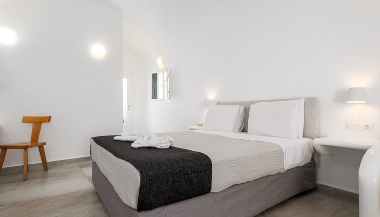 5* Amaze Suites - Ημεροβίγλι, Σαντορίνη