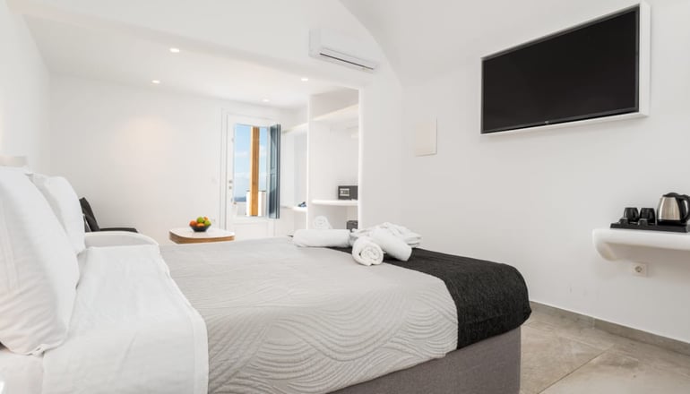 5* Amaze Suites - Ημεροβίγλι, Σαντορίνη