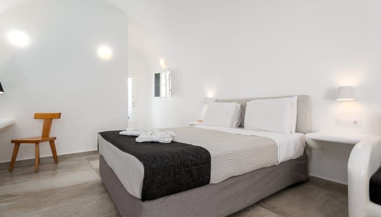 5* Amaze Suites - Ημεροβίγλι, Σαντορίνη