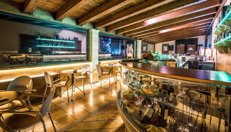 5* Avaris Hotel