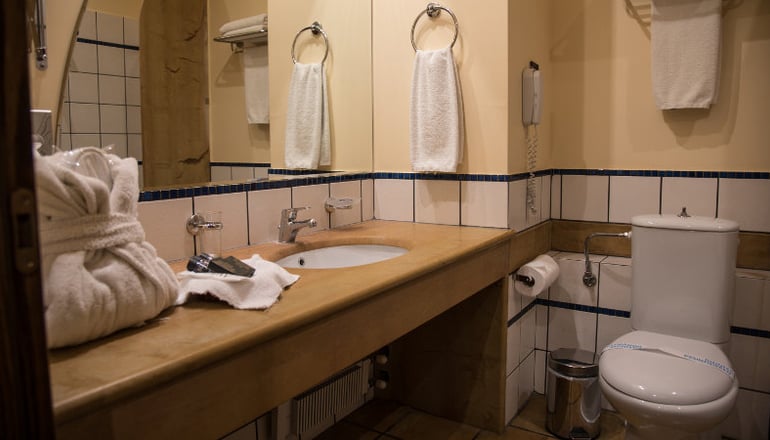 5* Avaris Hotel