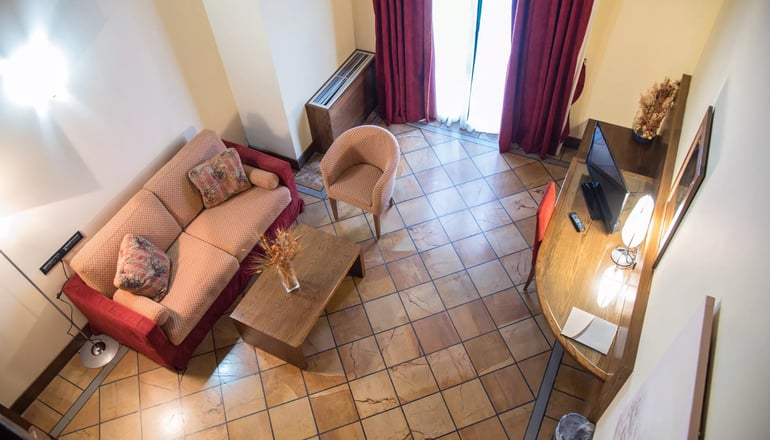 5* Avaris Hotel