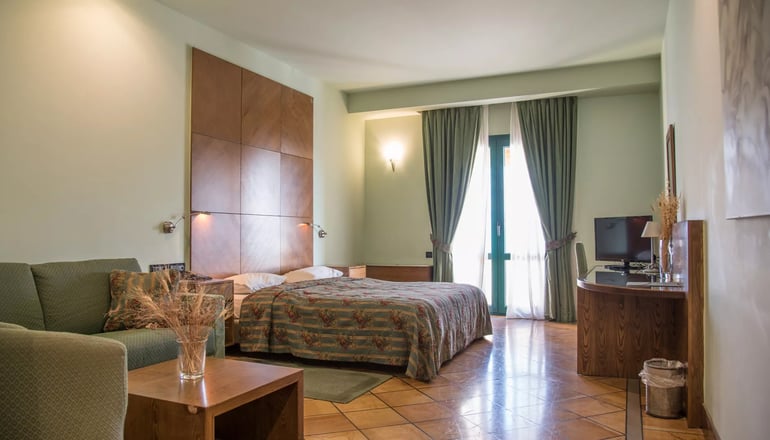 5* Avaris Hotel