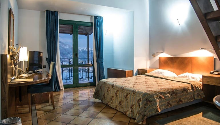 5* Avaris Hotel