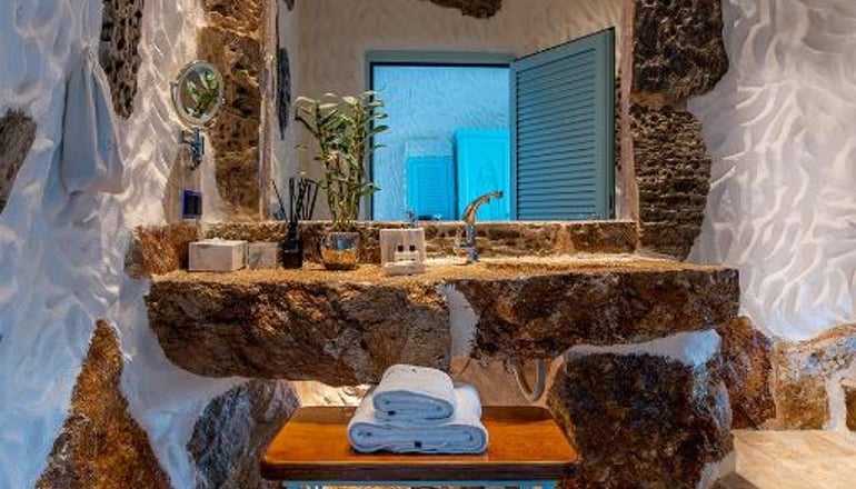 5* Calilo - Παραλία Παπάς, Ίος