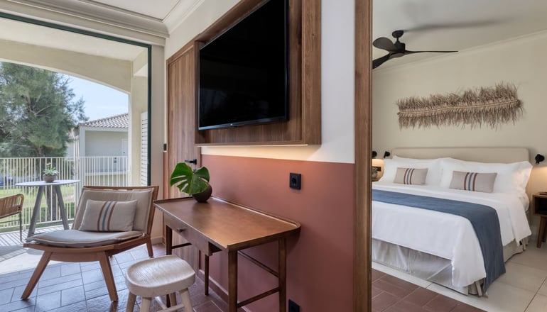 5* Domes Aulus Zante, Autograph Collection