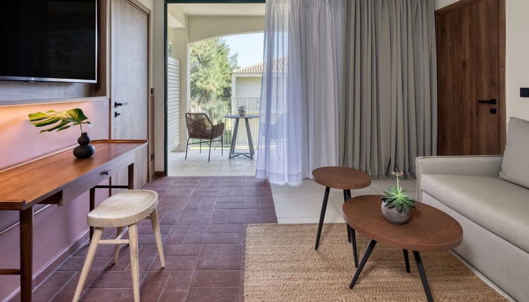 5* Domes Aulus Zante, Autograph Collection