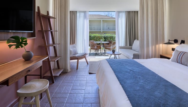 5* Domes Aulus Zante, Autograph Collection