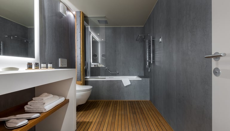 5* HYDRAMA GRAND HOTEL
