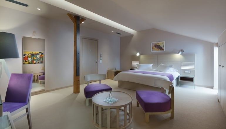 5* HYDRAMA GRAND HOTEL