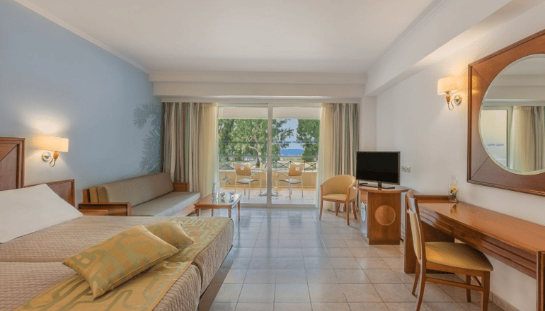 5* Kipriotis Maris Suites