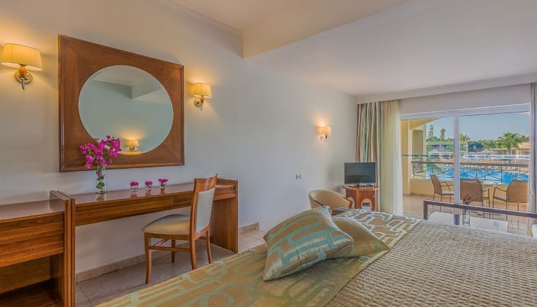 5* Kipriotis Maris Suites
