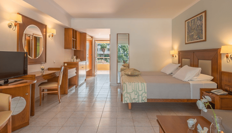 5* Kipriotis Maris Suites