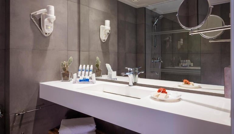 5* Kontokali Bay Resort & Spa